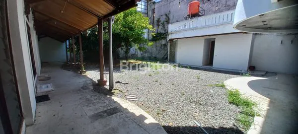 image GEDUNG LUAS DI PUSAT KOTA (7)