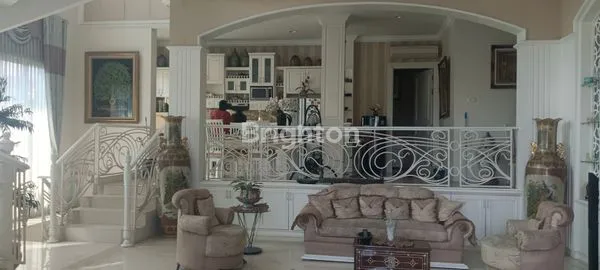 image RUMAH  MEWAH DELTASARI SIDOARJO FULL  FURNISHED (6)