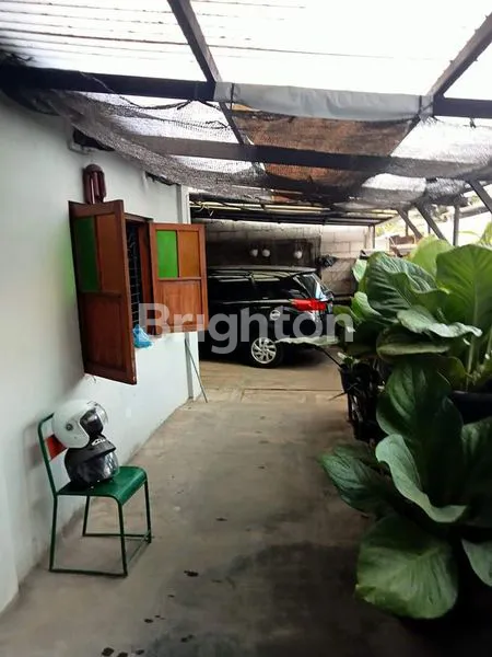 image RUMAH DI PINGGIR JALAN (2)