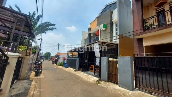 image KOS KOSAN  HANYA 2KM DARI SUMARECON MALL SERPONG LOKASI STRATEGIS (2)