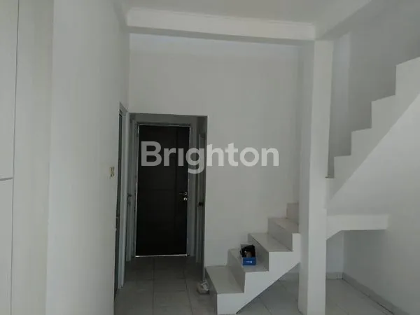 image RUMAH MUNGIL 1,5 LANTAI DI AREA SEJUK (2)