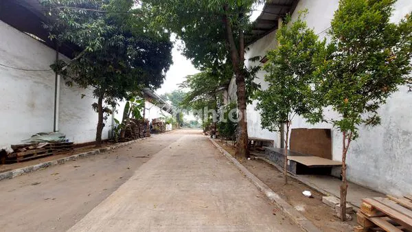 image GUDANG DAN PABRIK CIKOKOL LUAS STRATEGIS MASIH TERAWAT (7)