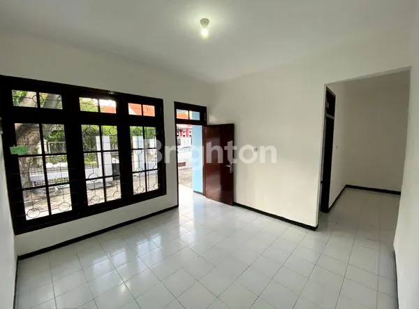 image COCOK UNTUK DIBANGUN KOS2AN,RUMAH HITUNG TANAH DI MEDOKAN ASRI (3)