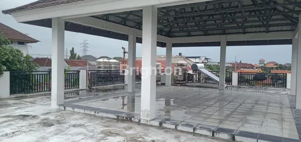 image RUMAH MEWAH 2 LANTAI GUNUNG SOPUTAN (7)