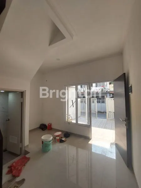 image RUMAH MINIMALIS 3 LANTAI TANJUNG DUREN JAKARTA BARAT (3)