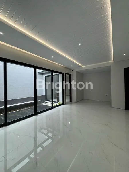 image BRAND NEW MODERN MINIMALIS DI CITRALAND UTAMA! LOKASI TERDEPAN DEKAT GWALK, SUPERINDO, DAN LAIN LAIN (4)