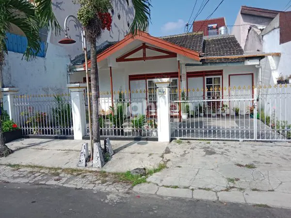 image RUMAH DI AREA SAWOJAJAR LOKASI STRATEGIS PUSAT KOTA MALANG (1)