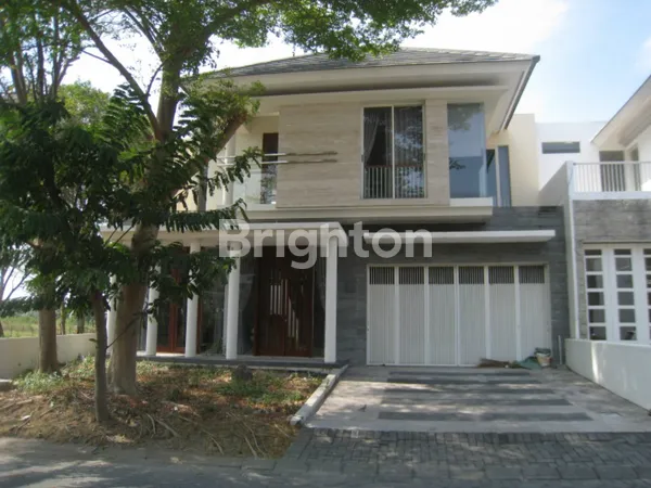 image CITRALAND THE GREENLAKE SURABAYA - DISEWAKAN RUMAH 2 LT, 4 KAMAR, SIAP HUNI. (2)