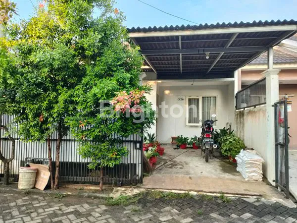 image SIAP HUNI. RUMAH DI CLUSTER ROYAL KARAWACI , TANGERANG (2)