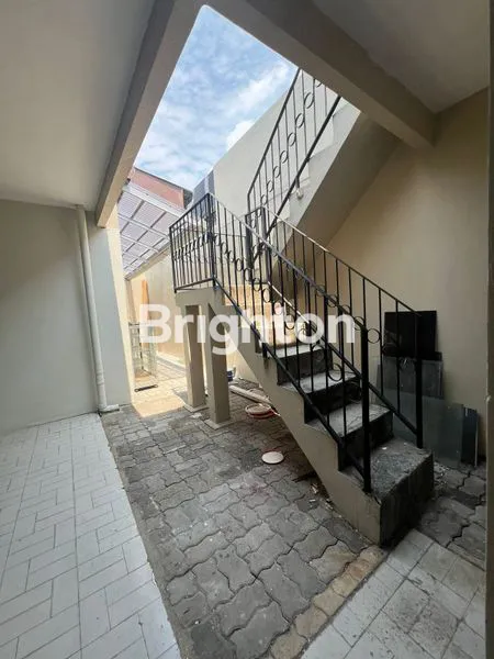 image HUNIAN BARU DI RENOVASI STRATEGIS DI TEPI JALAN (3)