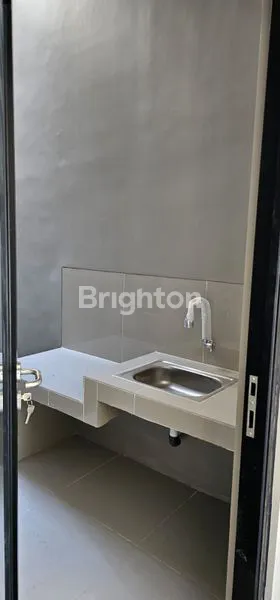 image DISEWAKAN RUMAH SIAP HUNI ALANA SURABAYA (4)