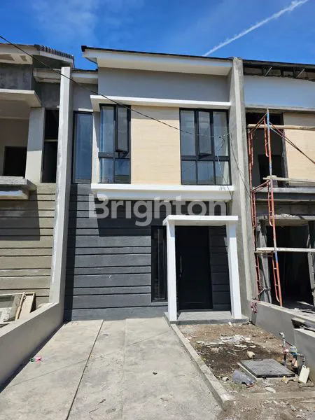 image DISEWAKAN RUMAH SIAP HUNI ALANA SURABAYA (1)