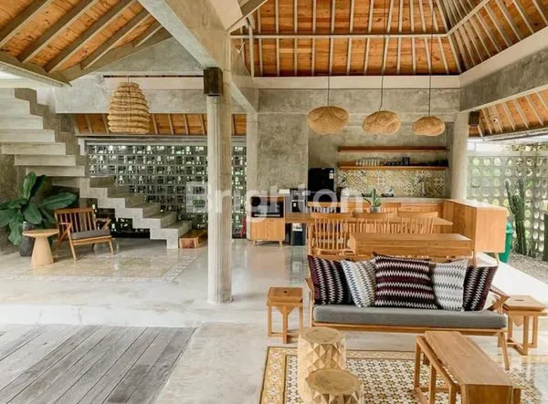 image INDUSTRIAL VILLA STYLE 3 BEDROOM PADANG LINJONG CANGGU (3)