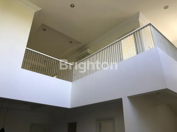 image RUMAH MEWAH HOOK 2 LANTAI PURI GALAXY BAMBOO LAKES, SURABAYA TIMUR (4)