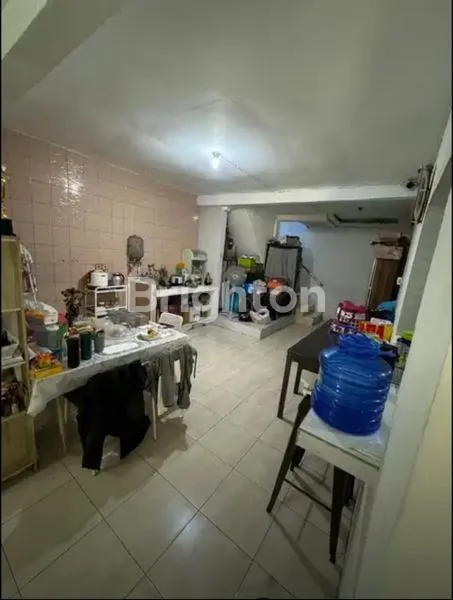 image RUMAH RAPI DAN SIAP HUNI 3 LANTAI (3)