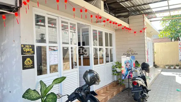 image RUMAH MODERN 2 LANTAI EX USAHA SALON (1)