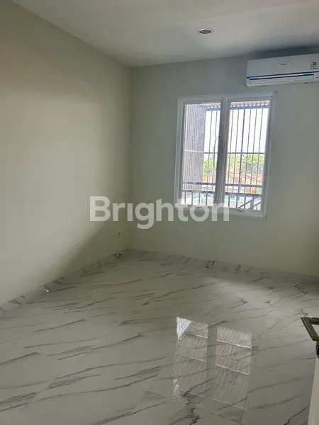 image RUMAH MODERN MINIMALIS DII PERUMAHAN GRAND TARUMA, KERAWANG (7)