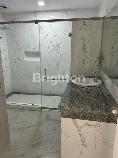 image RUMAH MODERN MINIMALIS DII PERUMAHAN GRAND TARUMA, KERAWANG (5)