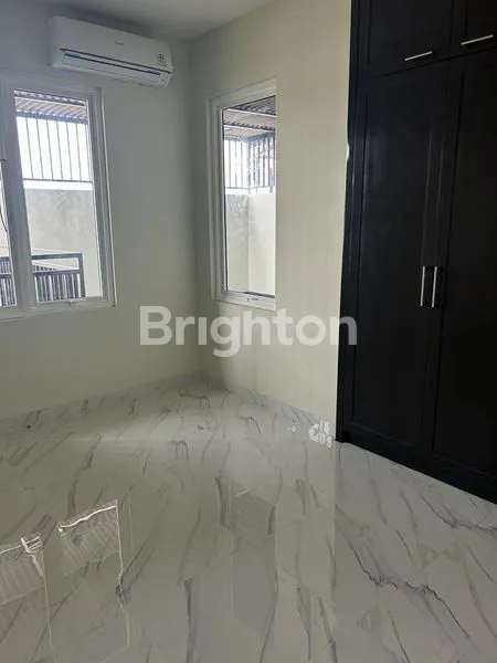 image RUMAH MODERN MINIMALIS DII PERUMAHAN GRAND TARUMA, KERAWANG (8)