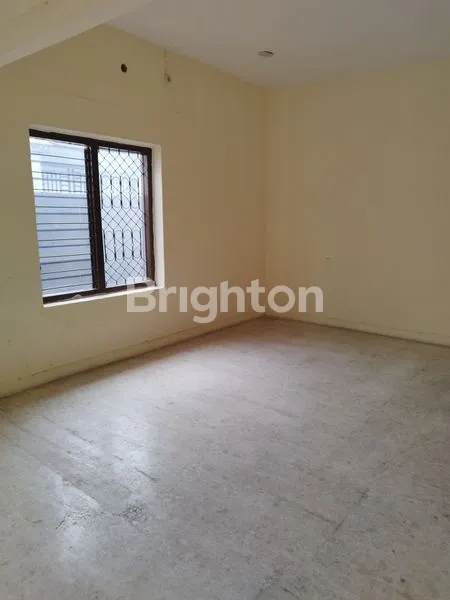 image RUMAH LUAS JALAN UTAMA KOTA KEDIRI (2)