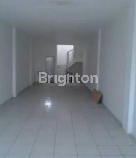 image RUKO 3 LANTAI PREMIUM DI PUSAT BISNIS VETERAN SELATAN MAKASSAR (2)