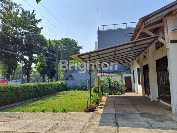 image RUMAH STRATEGIS HITUNG TANAH DI PANCORAN (2)