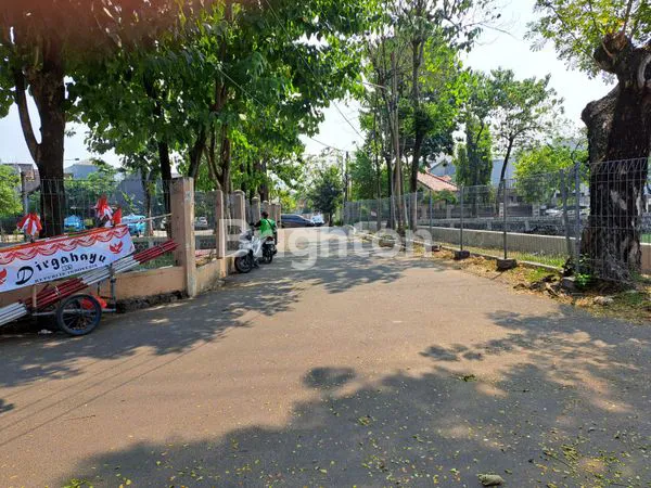 image RUMAH STRATEGIS HITUNG TANAH DI PANCORAN (3)