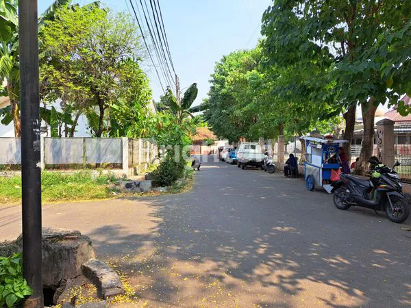 image RUMAH STRATEGIS HITUNG TANAH DI PANCORAN (5)