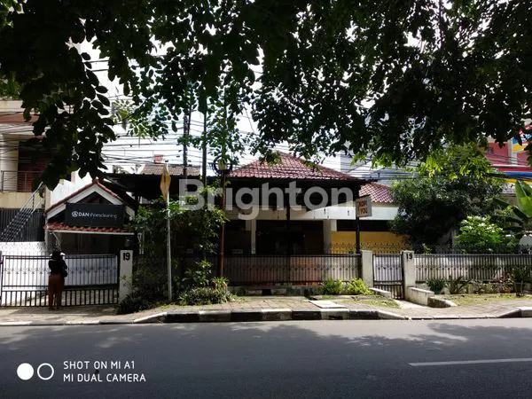 image RUMAH TUA  LUAS DI RAWAMANGUN BISA UNTUK USAHA (1)