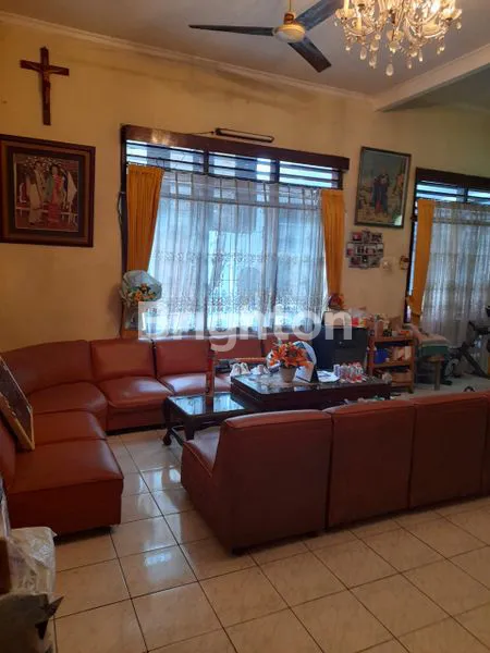 image RUMAH TUA  LUAS DI RAWAMANGUN BISA UNTUK USAHA (7)