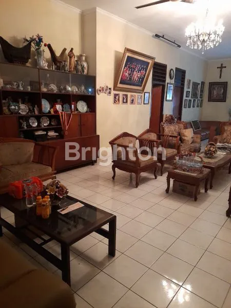 image RUMAH TUA  LUAS DI RAWAMANGUN BISA UNTUK USAHA (3)