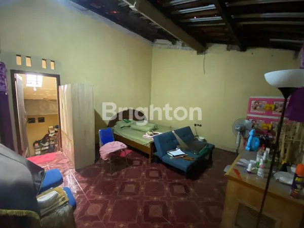 image RUMAH LAMA TANAH LUAS DI CILEDUG LOKASI STRATEGIS COCOK UNTUK INVESTASI DAN BANGUN KONTRAKAN/KOSAN (6)