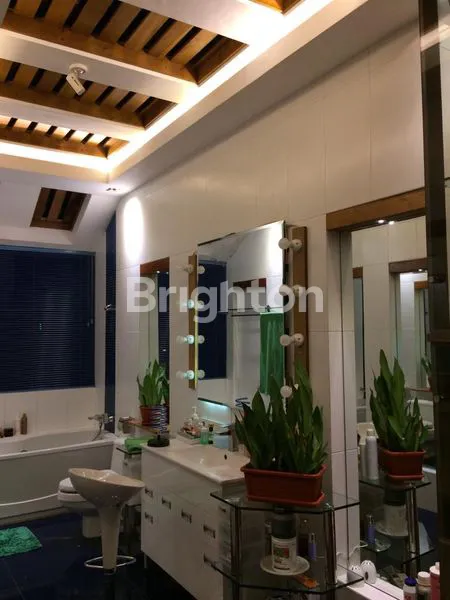 image RUMAH MEWAH PERMATA JINGGA MALANG (3)