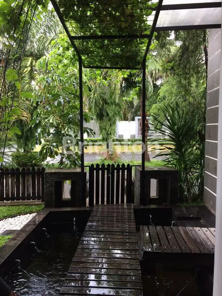 image RUMAH MEWAH PERMATA JINGGA MALANG (8)