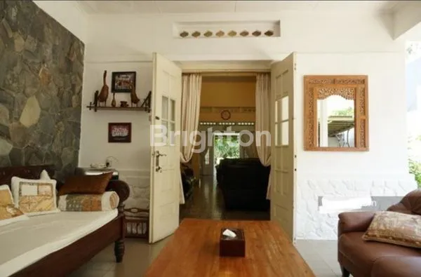 image RUMAH ASRI DI MENTENG JAKARTA PUSAT (4)