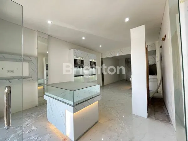 image RUKO LUAS TIGA LANTAI DI KAWASAN PARIWISATA SANUR  (4)