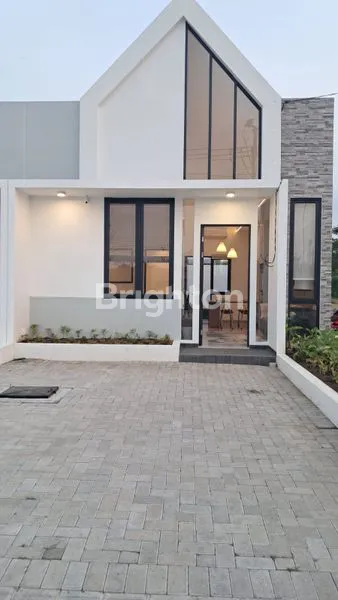 image RUMAH MODERN SCANDINAVIAN DI JUANDA BOULEVARD (1)