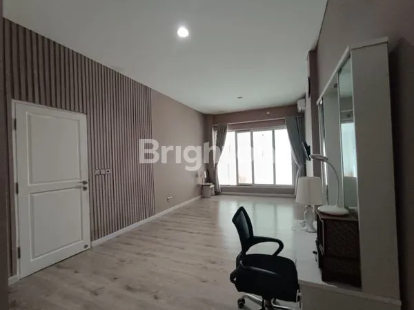 image RUMAH LUXURY DENGAN INTERIOR MODERN DI RENON (6)