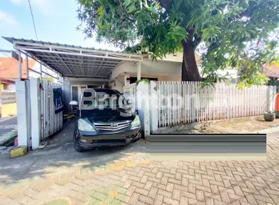 image SUPER MURAH RUMAH LAMA HOEK JL. ASEMBAGUS SURABAYA (1)