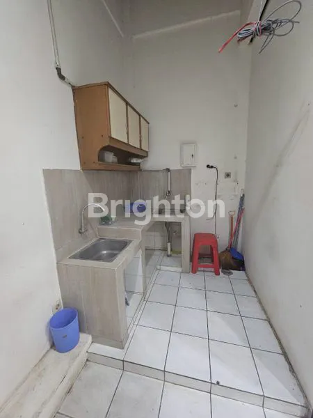 image RUKO STRATEGIS RAMAI DEKAT HALTE TRANSJAKARTA (5)