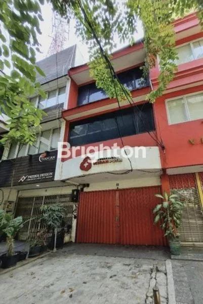 image RUKO STRATEGIS RAMAI DEKAT HALTE TRANSJAKARTA (1)