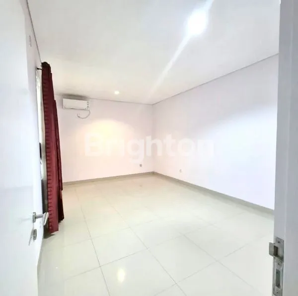 image RUMAH CANTIK DUA LANTAI (4)