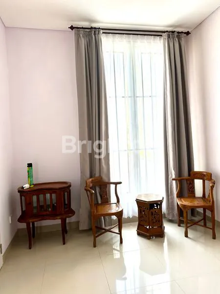 image RUMAH CANTIK DUA LANTAI (6)