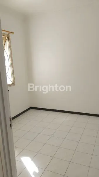 image RUMAH 2 LANTAI DI LOKASI STRATEGIS (3)