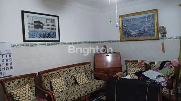 image RUMAH DI AMPEL NYAMPLUNGAN SURABAYA (2)