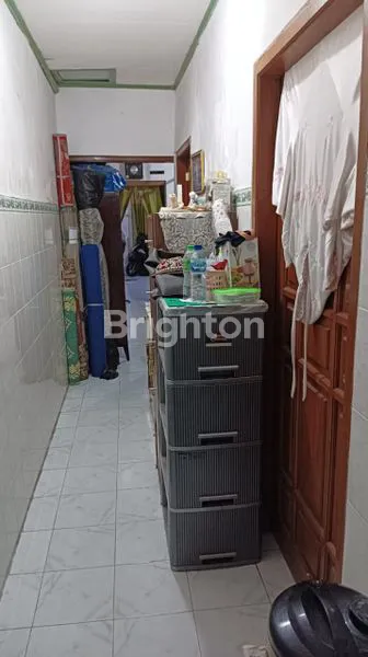image RUMAH DI AMPEL NYAMPLUNGAN SURABAYA (4)