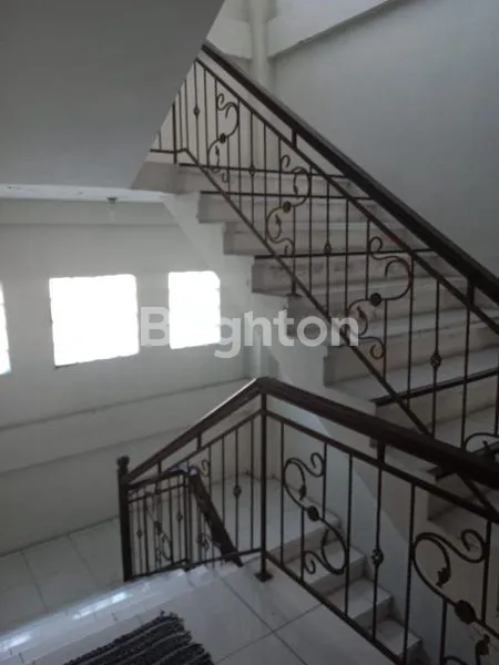 image SEWA RUKO UNTUK BISNIS MINIMAL SEWA PERTAHUN 395 JUTA  DENGAN 3LANTAI LUAS TANAH 6ARE (6)