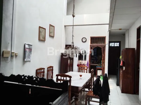 image STRATEGIS, DIKELILINGI KAMPUS: SANATA DHARMA, ATMAJAYA, UNY, UGM, PAKUWON MALL  (6)