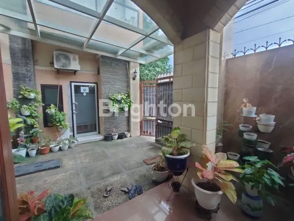 image RUMAH MEWAH 2 LANTAI PERUM PONDOK INDAH SEMARANG (1)