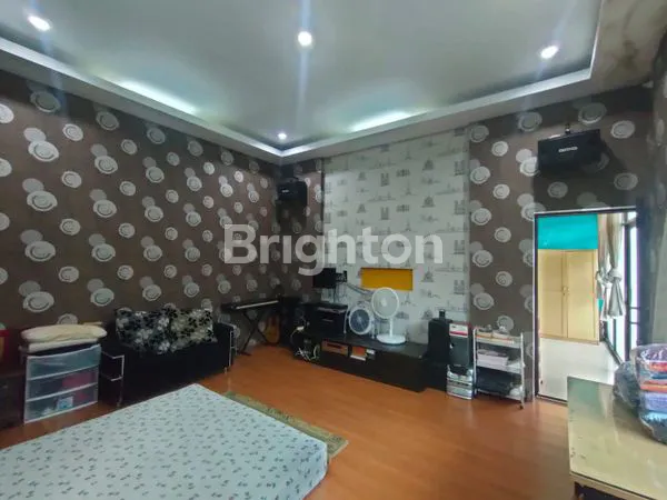 image RUMAH MEWAH 2 LANTAI PERUM PONDOK INDAH SEMARANG (6)